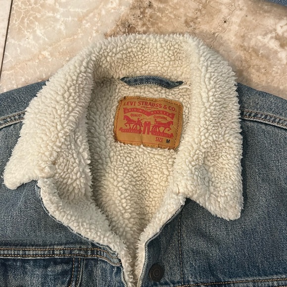 Levi’s fleece lined denim jacket. Mens medium hardly worn - Picture 5 of 5